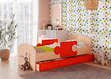 Детская кровать с ящиком и бортиками Мозайка, корпус Млечный дуб/фасад Оранжевый (ламели) в Магнитогорске