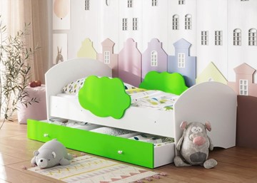 Детская кровать с бортиками Тучка с ящиком, корпус Белый, фасад Лайм в Магнитогорске