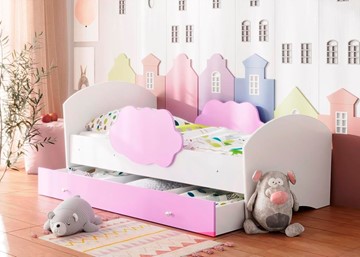 Детская кровать с бортиками Тучка с ящиком, корпус Белый, фасад Ирис в Миассе