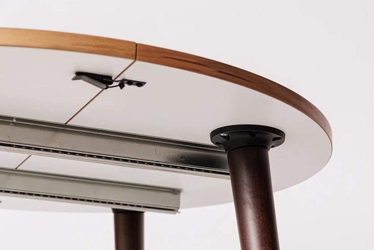 Кухонный раздвижной круглый стол Шпон Ореха д. 100 см МДФ ножки вишня в Миассе - изображение 3