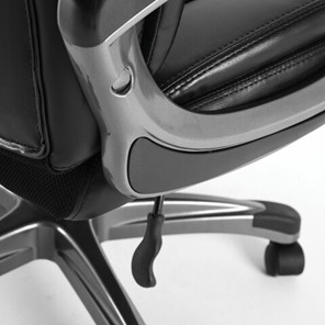 Офисное кресло Brabix Premium Solid HD-005 (рециклированная кожа, черное) 531941 в Челябинске - предосмотр 8